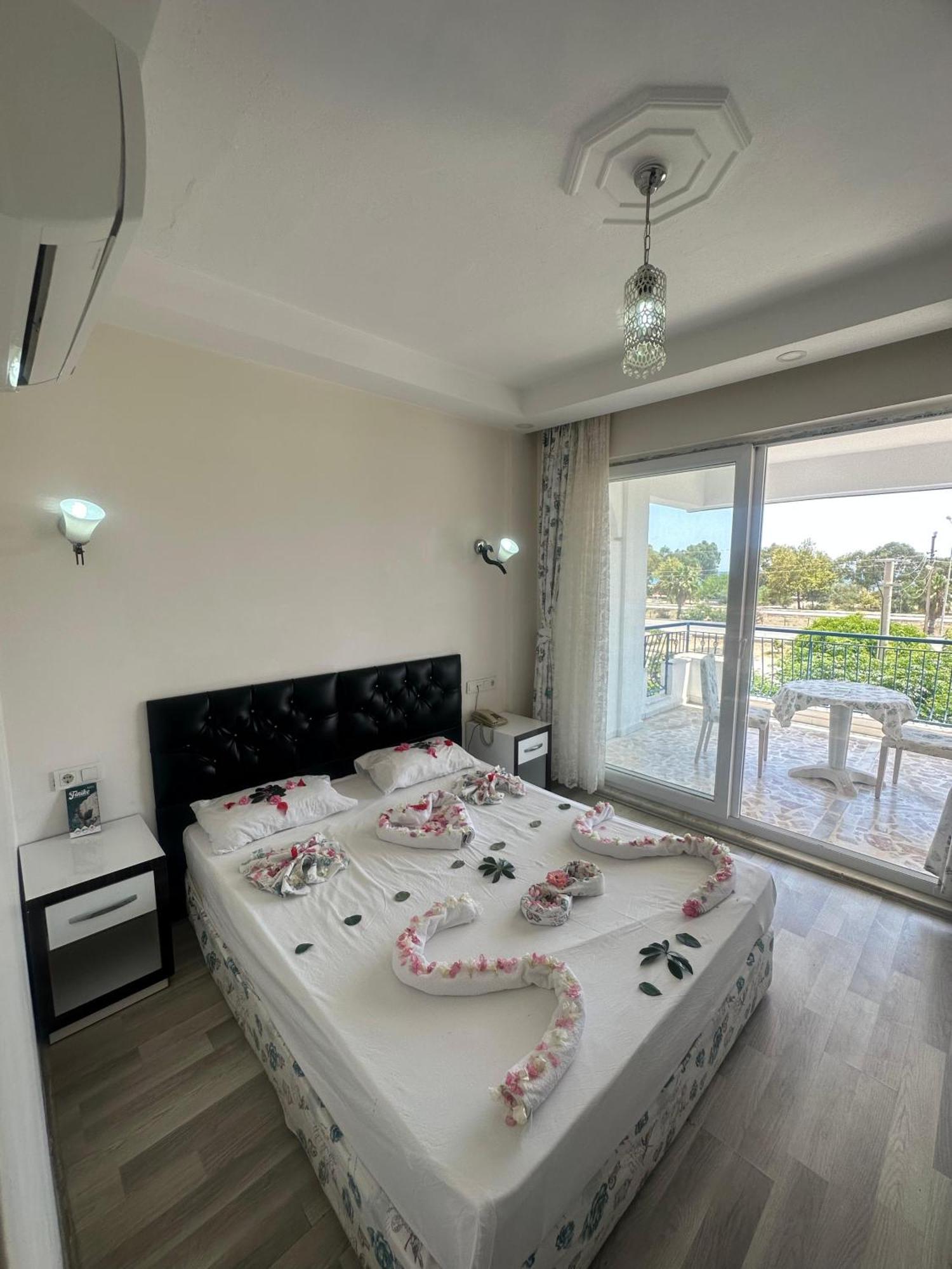 Deniz Hotel Финике Экстерьер фото